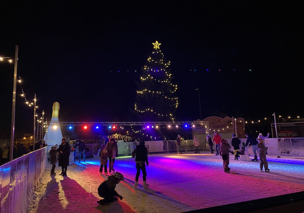 Eisbahn Burg/Spreewald im Winter